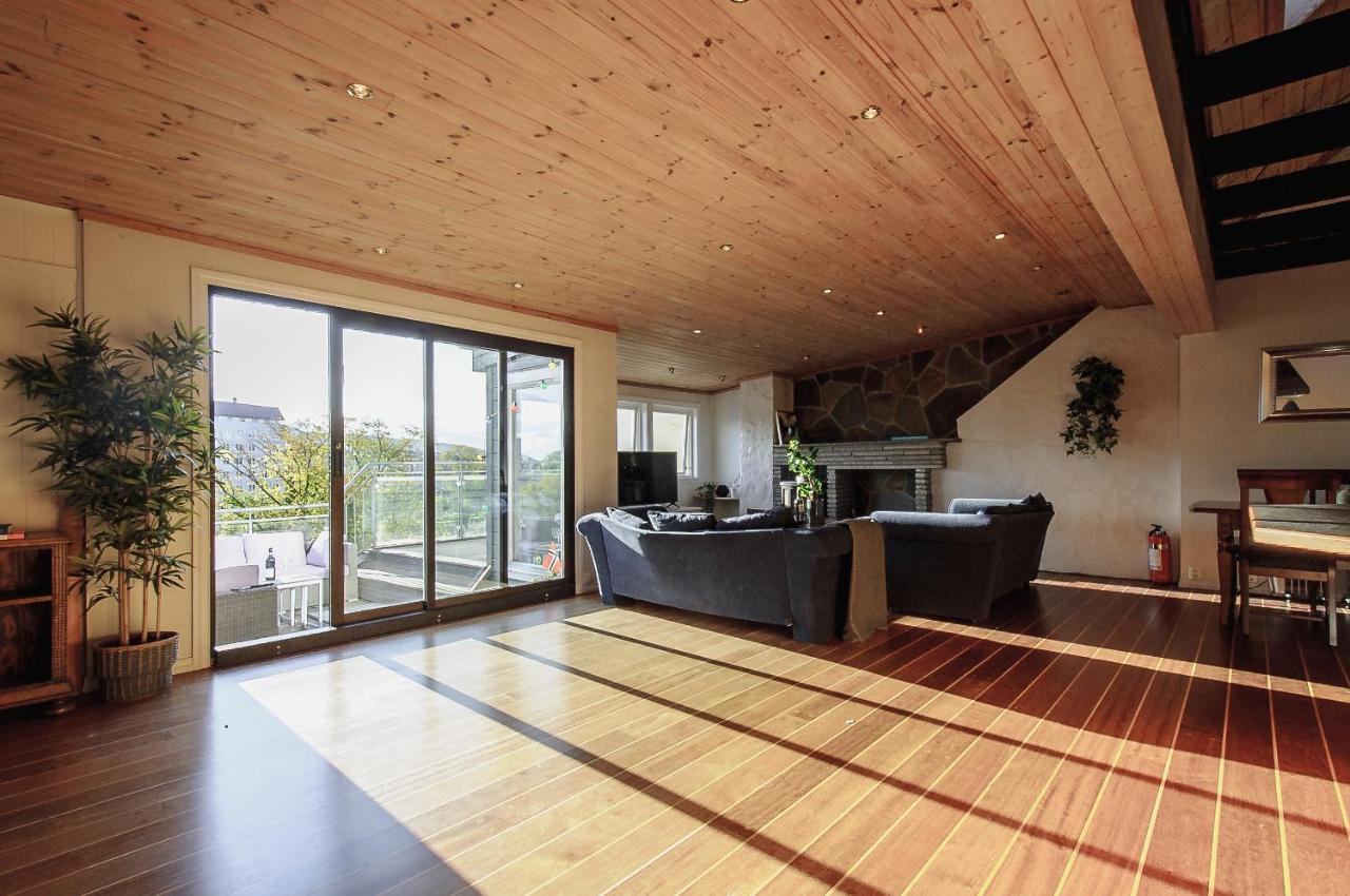 Spacious Penthouse With Grand Terrace ベルゲン エクステリア 写真